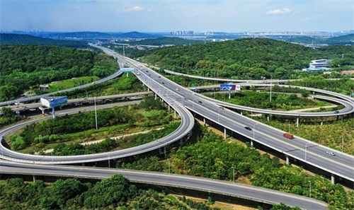 三穗钢筋套筒应用于高速公路